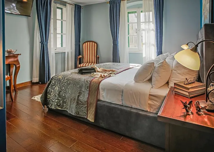 Theatre Luxury Rooms